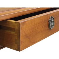 Dettaglio cassetto del tavolino art. D916