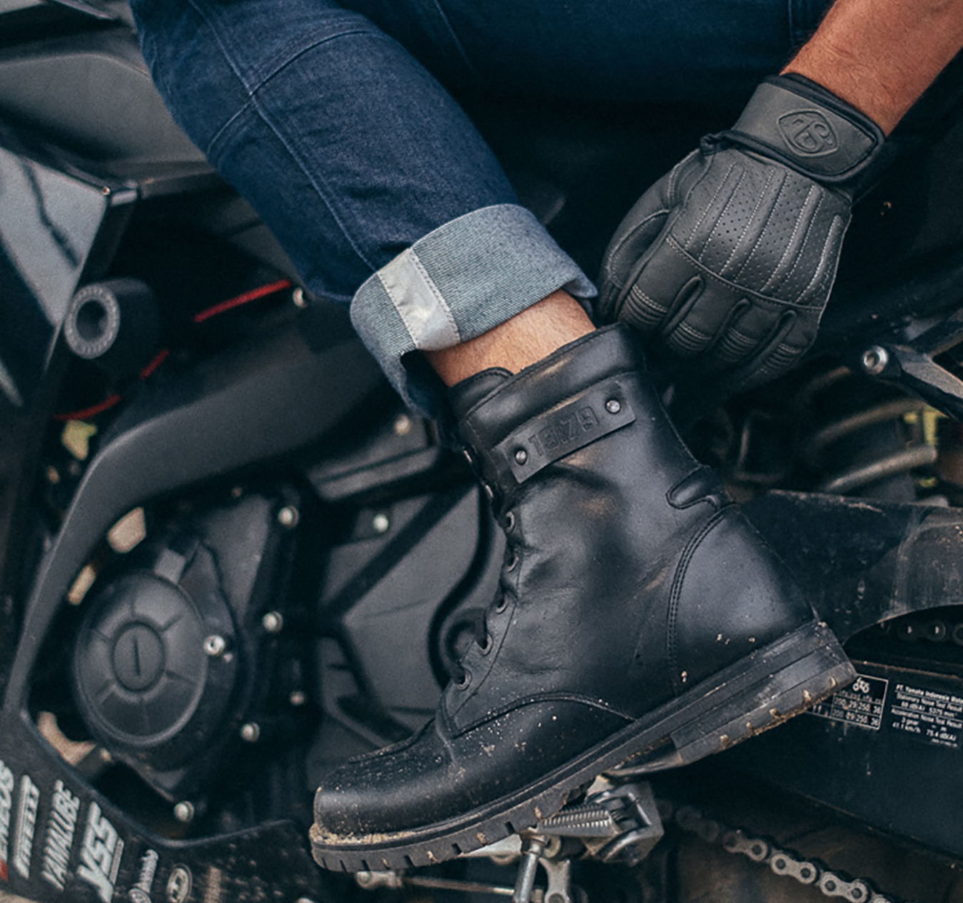 How to wear motorbike boots