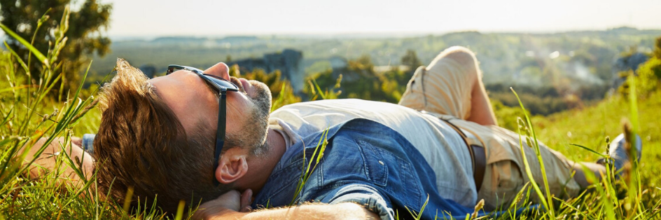 Occhiali che scuriscono hot sale al sole