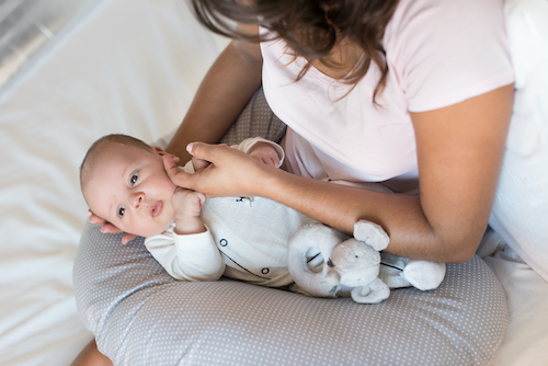 Perché i neonati non devono utilizzare il cuscino? - Siamo Mamme