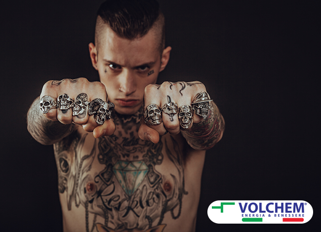 Come proteggere i tatuaggi in estate