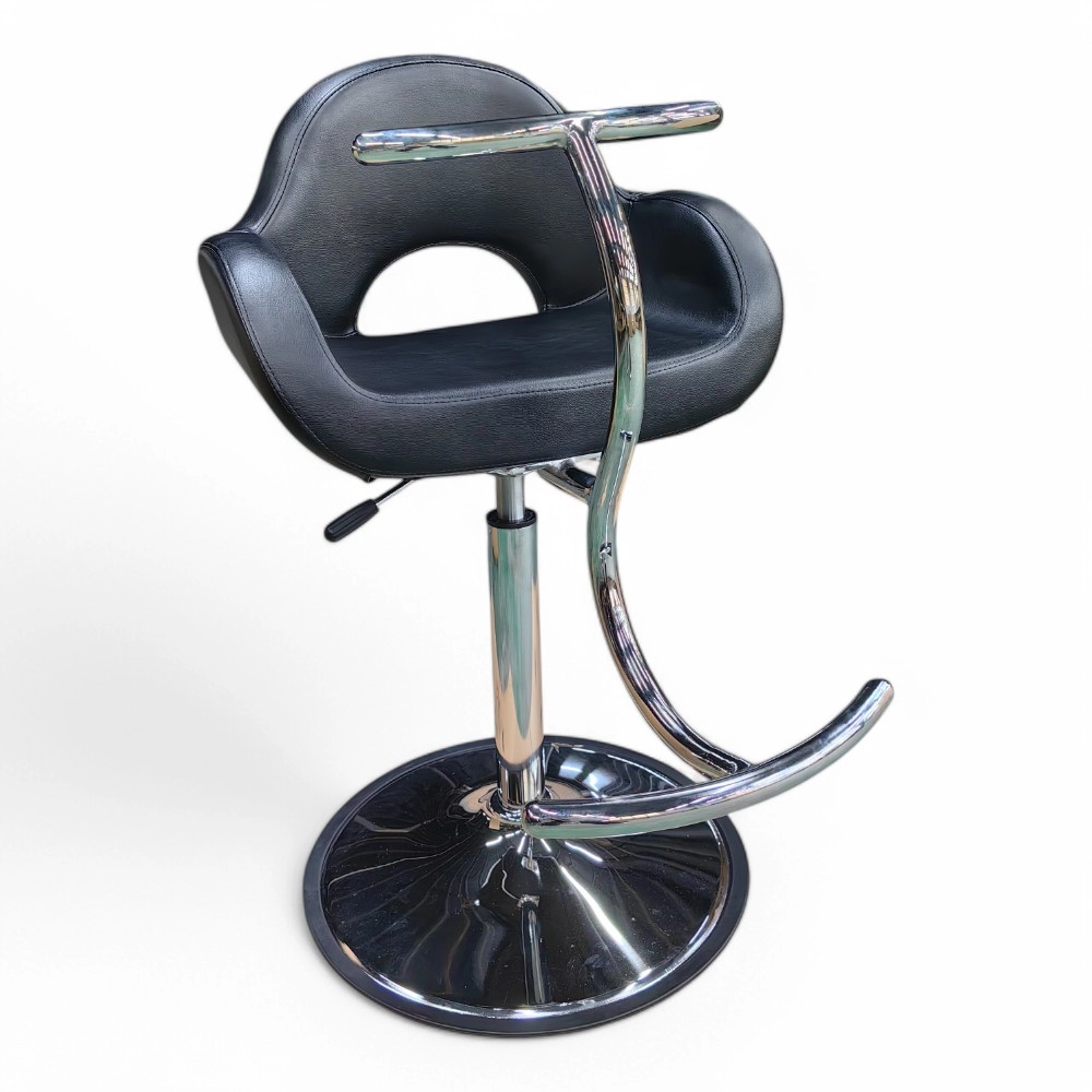 POLTRONA BIMBO | KIKO.HG | SIMILPELLE NERA CON POMPA IDRAULICA