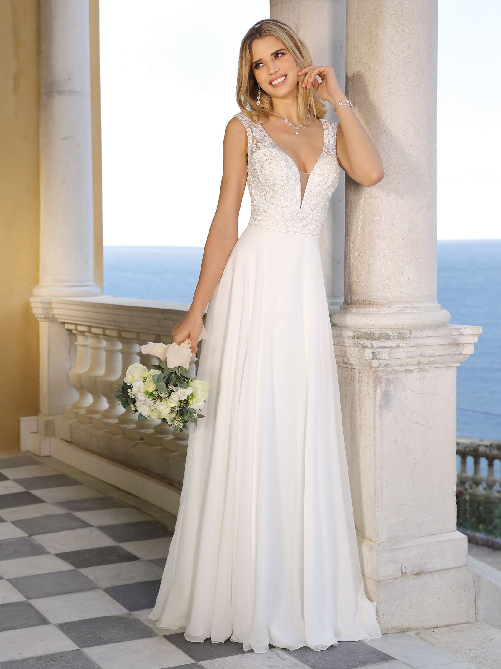 Abito Sposa Scivolato Con Corpetto In Pizzo Favole Abiti Da Sposa E Da Cerimonia Con Sartoria