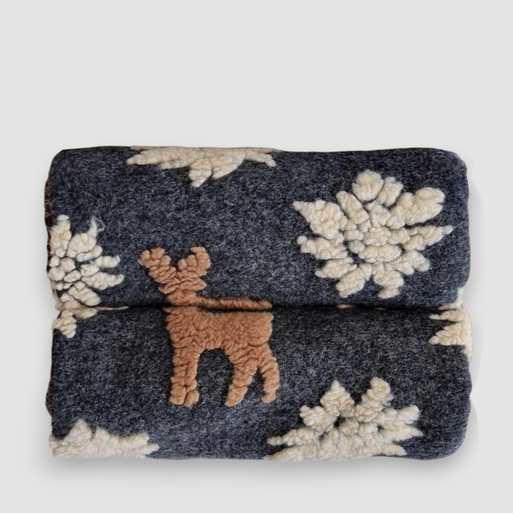Plaid in Lana Cotta antracite con Cervi Alpini - Soffice e Accogliente per Casa