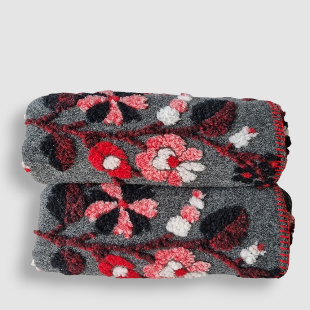 Plaid in Lana Cotta ANTRACITE con motivo floreale - Soffice e Accogliente per Casa
