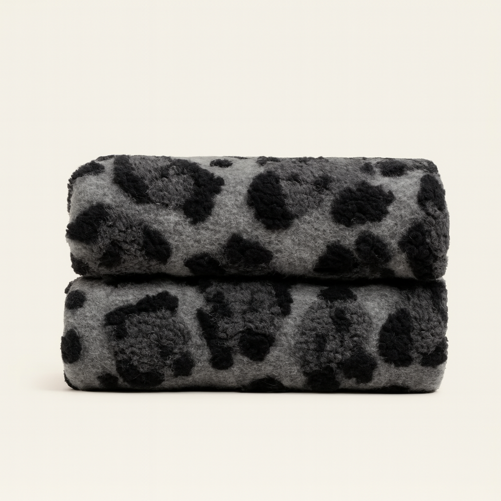 Coperta artigianale in lana cotta infeltrita 150x170 cm Maculato grigio