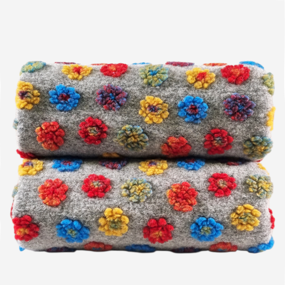 Morbido Plaid in Lana Cotta 150x170 margherite multicolor fondo grigio